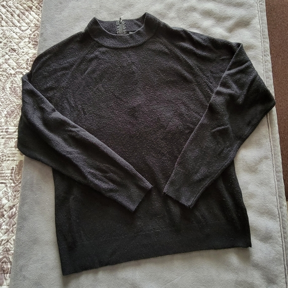 vintage lightweight soft black mockneck sweater - Picture 2 of 6